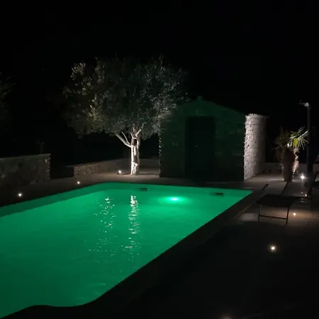 Cocon Aux Portes Des Cevennes Avec Piscine Apartman